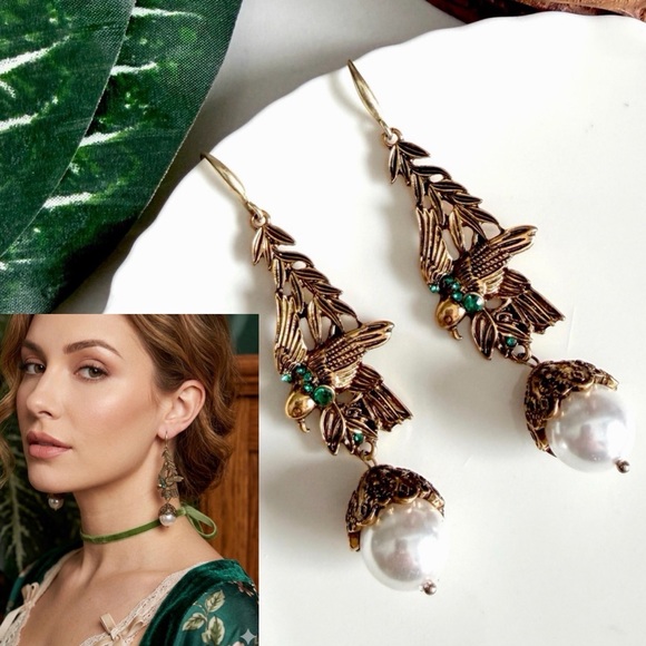 Jewelry - Gold Bird Green Crystal Earrings Vintage Style Ornate Jewelry Faux Pearl NEW
